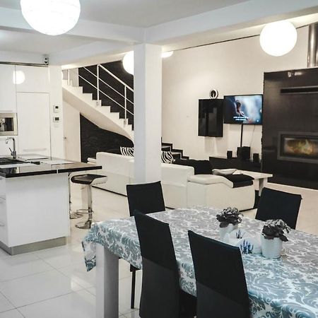 Vila Carolina Apulum Villa Alba Iulia Eksteriør billede